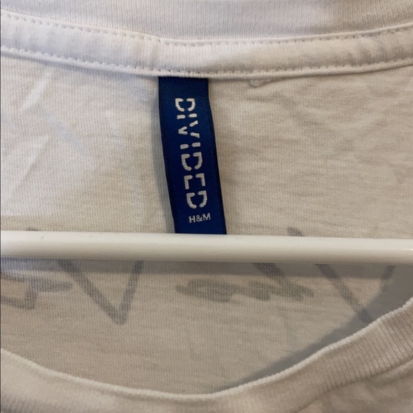 H&M Graphic T-Shirt - Picture 2 of 3